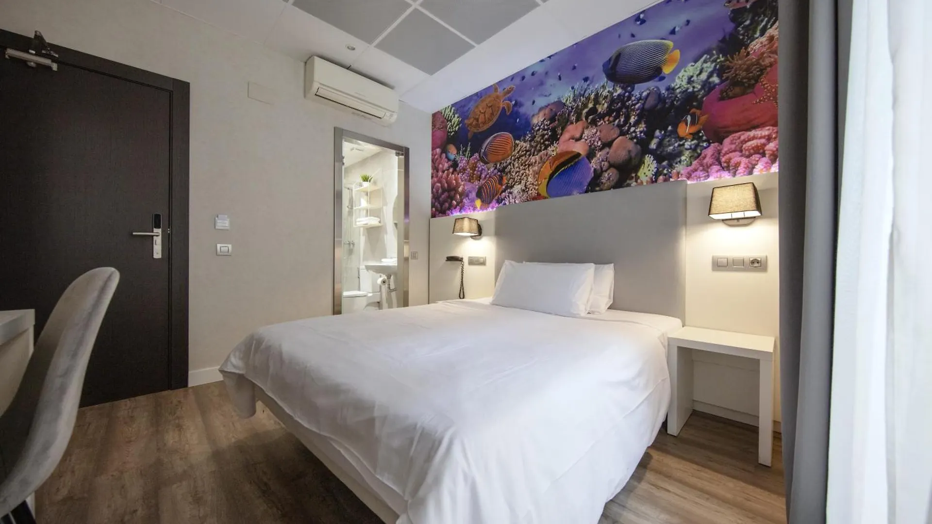Standbyme Ramblas Barselona 2*,  İspanya